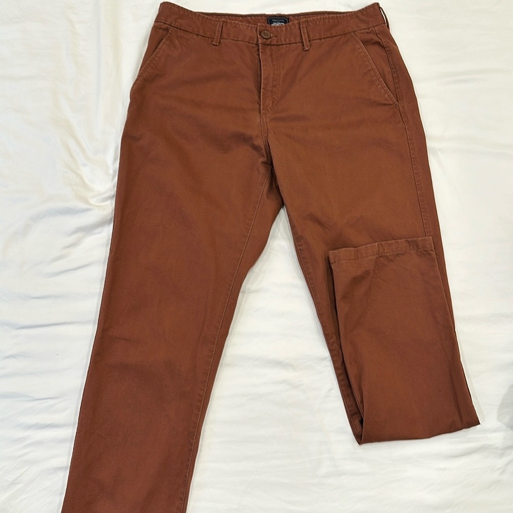 GAP Factory Mens Khakis “Lived in SLIM” Size 33/34